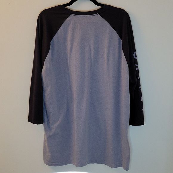 Oakley 3/4 length Raglan Sleeve Tee - Picture 2 of 6